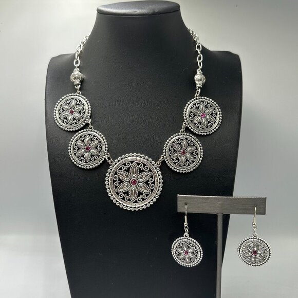 3/$30 Silver Tone Necklace Earring Set Medallion Disc Statement Jewelry - Picture 2 of 9